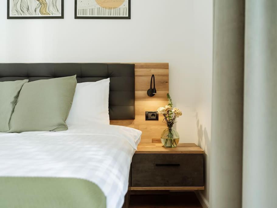 Central 5 Apartment - New Building & Parking Bukares Bagian luar foto
