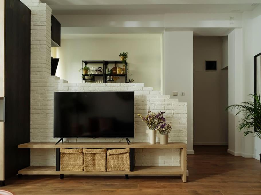 Central 5 Apartment - New Building & Parking Bukares Bagian luar foto