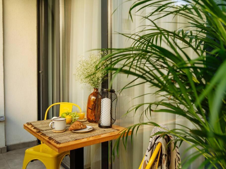 Central 5 Apartment - New Building & Parking Bukares Bagian luar foto