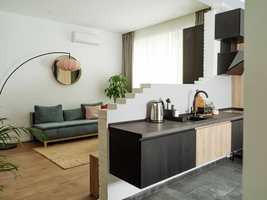 Central 5 Apartment - New Building & Parking Bukares Bagian luar foto