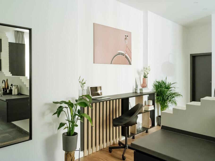 Central 5 Apartment - New Building & Parking Bukares Bagian luar foto