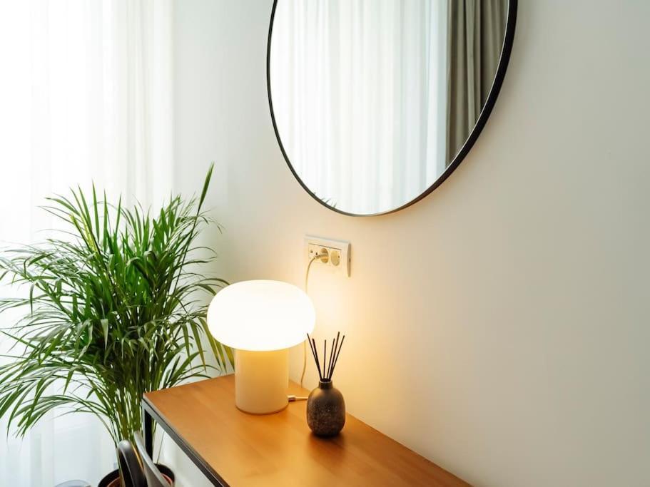 Central 5 Apartment - New Building & Parking Bukares Bagian luar foto