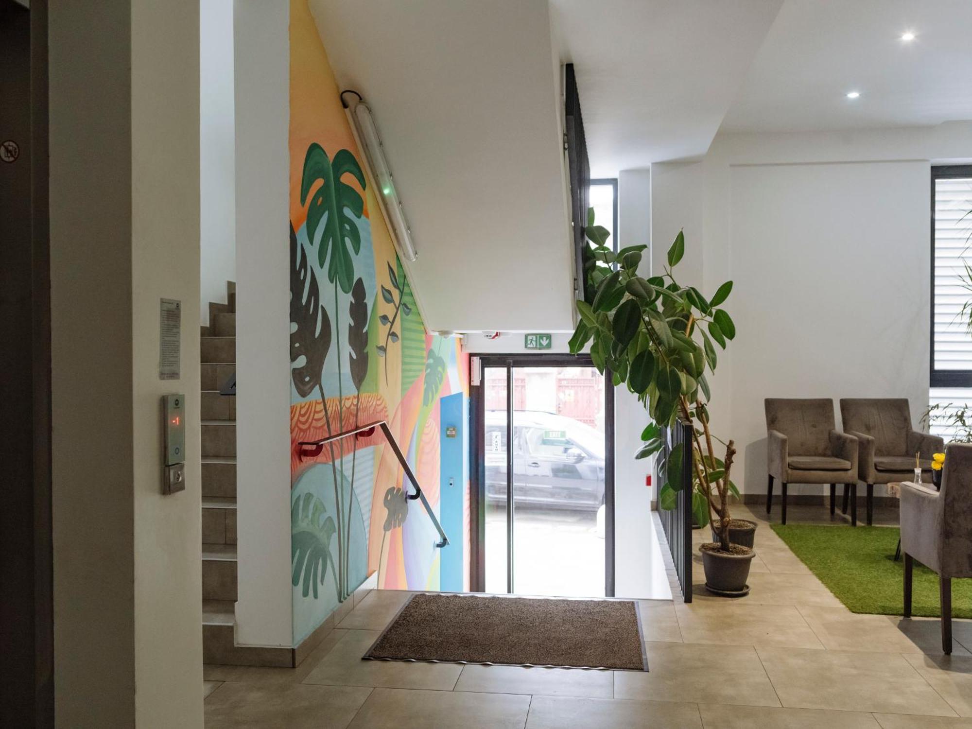 Central 5 Apartment - New Building & Parking Bukares Bagian luar foto